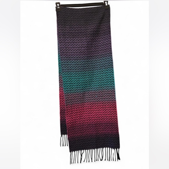 Gorgeous Multi-Color Scarf - Picture 5 of 13